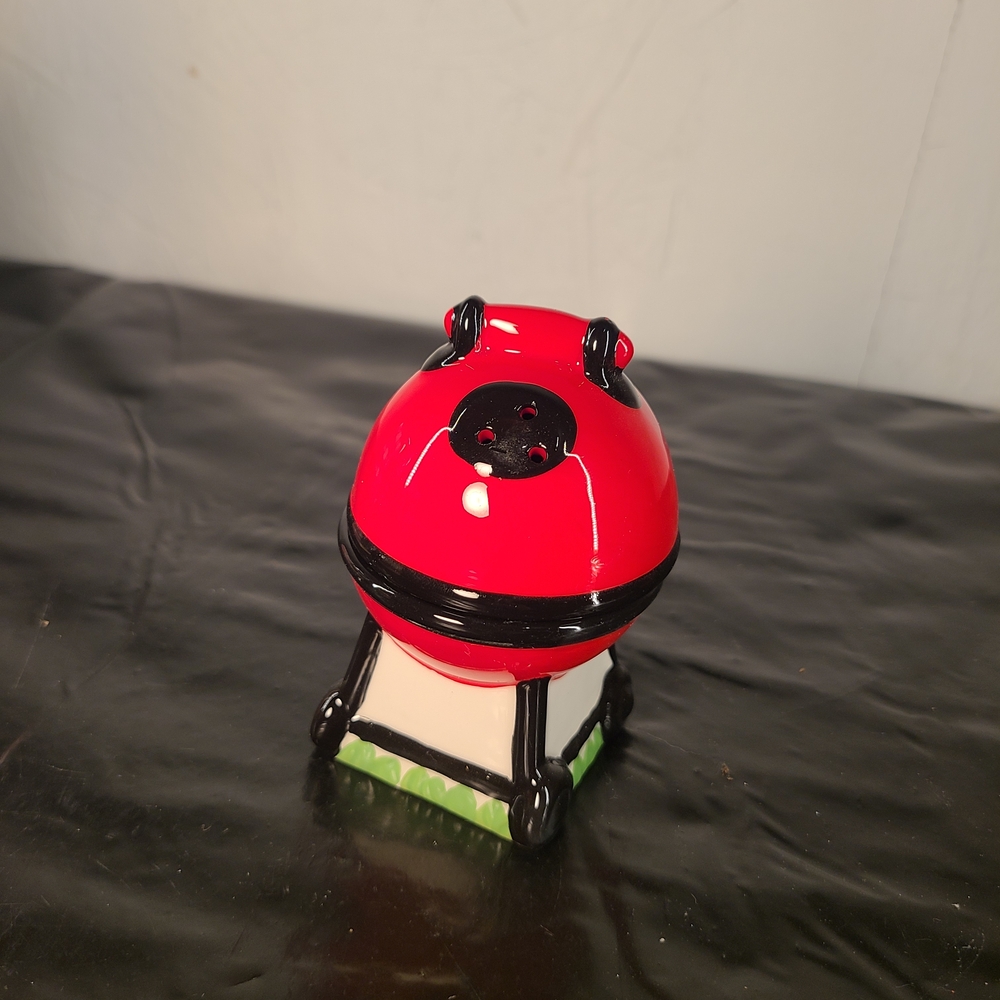 Boston Warehouse Backyard BBQ Ceramic Salt & Pepper Shaker Set - Grill Design